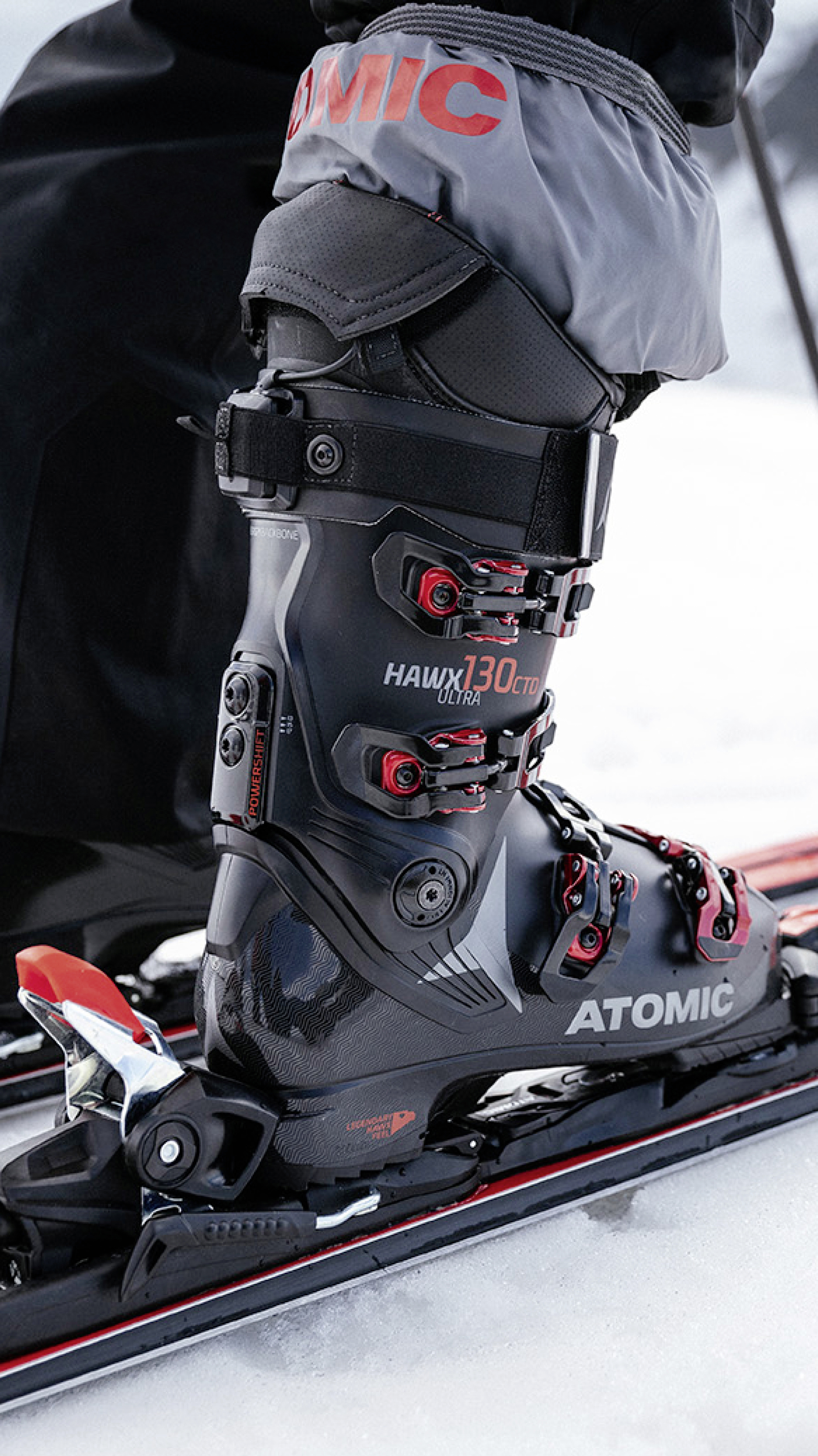 Atomic Hawx Connected ski booth